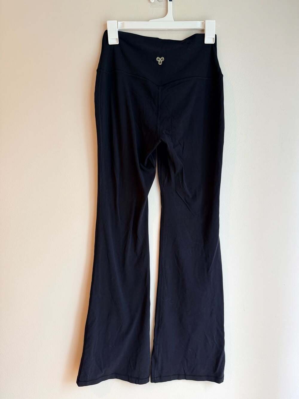 Aritzia Golden High-Rise Flare Leggings Black Size 10 - Picture 4 of 7